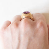Vintage-Ring aus 18-karätigem Gelbgold mit violettem Saphir (ca. 3 Karat), 70er Jahre