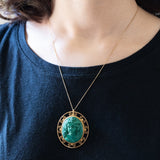 Vintage-Anhänger/Brosche aus 18 Karat Gelbgold mit Malachit-Kamee, 60er Jahre