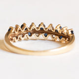 Vintage-Ring aus 18-karätigem Gelbgold mit Saphiren (ca. 0.30 ctw) und weißen Diamantimitatsteinen, 60er/70er Jahre