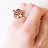 Vintage-Ring „Pagode“ aus 10-karätigem Gelbgold mit rosa Saphiren, Citrin, grünem Glas, gelbem Saphir, Granat, blauem Topas, weißem Quarz und braunem Topas, 70er Jahre