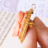 Vintage-Anhänger/Brosche aus 18 Karat Gelbgold mit orangefarbener Korallenkamee, 60er Jahre