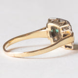 Art-Déco-Ring aus 14-karätigem Gelb- und Weißgold mit Smaragden und Diamanten (zentraler Brillantschliff ca. 0.15 ct), 30er Jahre