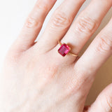 Vintage Ring aus 18 Karat Gelbgold mit synthetischem Rubin (ca. 2.70 ct), 60er Jahre