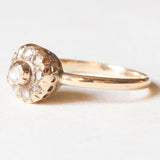 Antiker Gänseblümchenring aus 10 Karat Gelbgold mit zentralem Diamanten im Rosenschliff und seitlichen Diamanten im Rosenschliff, Anfang des 900. Jahrhunderts