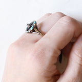 Antiker Ring aus 18 Karat Gelbgold und Silber mit einem zentralen Diamanten im Rosenschliff, Türkisen und Perlen, Anfang des 900. Jahrhunderts