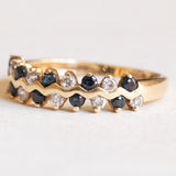 Vintage-Ring aus 18-karätigem Gelbgold mit Saphiren (ca. 0.30 ctw) und weißen Diamantimitatsteinen, 60er/70er Jahre