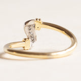 Vintage-Ring aus 18 Karat Gelbgold und Weißgold mit Diamanten im Brillantschliff (ca. 0.08 ctw), 40er/50er Jahre