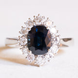 Vintage-Gänseblümchenring aus 18 Karat Weißgold mit Saphiren (ca. 1.60 ct) und Diamanten im Brillantschliff (ca. 0.52 ctw), 60er Jahre