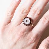 Vintage Gänseblümchenring aus 8 Karat Gelbgold mit Granaten und Bergkristall, 60er Jahre