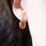 Herzförmige Vintage-Ohrringe aus 8-karätigem Gelbgold mit orangefarbener Koralle, 40er/50er Jahre