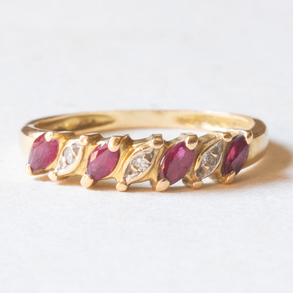 Anello vintage in oro giallo 18K con rubini e diamanti, anni ‘70
