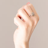 Art-Deco-Solitär in 18 Karat Weißgold mit Diamant im Brillantschliff (ca. 0.12 ct), 20er/30er Jahre