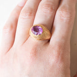 Vintage-Ring aus 18-karätigem Gelbgold mit violettem Saphir (ca. 3 Karat), 70er Jahre