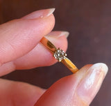 Vintage-Solitär mit Diamant im Brillantschliff (ca. 18 ct) aus 0.07 Karat Gelb- und Weißgold, 60er Jahre