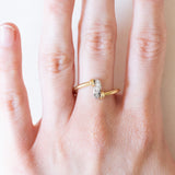 Vintage-Ring aus 18 Karat Gelbgold und Weißgold mit Diamanten im Brillantschliff (ca. 0.08 ctw), 40er/50er Jahre