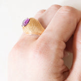 Vintage-Ring aus 18-karätigem Gelbgold mit violettem Saphir (ca. 3 Karat), 70er Jahre