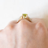 Vintage-Ring aus 14-karätigem Gelbgold und Weißgold mit Peridot (ca. 3.20 ctw) und Diamant, 70er/80er Jahre