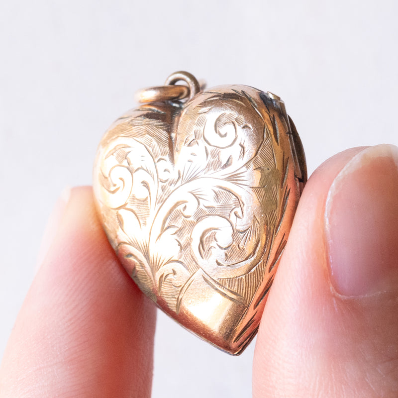 Ciondolo portafoto antico a forma di cuore con lamina in oro giallo 9K su metallo, primi del ‘900