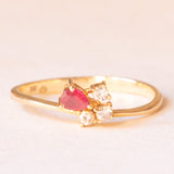 Vintage 18K yellow gold ring with synthetic ruby ​​(approx. 0.12ct) and brilliant cut diamonds (approx. 0.09ctw), 80s/90s