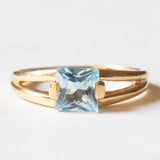 Vintage-Ring aus 18-karätigem Gelbgold mit blauem Topas im Prinzessschliff, 70er Jahre