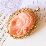 Vintage-Anhänger/Brosche aus 18 Karat Gelbgold mit orangefarbener Korallenkamee, 60er Jahre