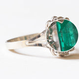 Vintage-Gänseblümchenring aus 18-karätigem Weißgold mit synthetischem Smaragd (ca. 0.75 ct) und Diamanten (ca. 0.05 ctw), 60er/70er Jahre