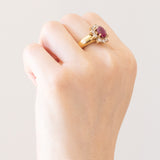 Vintage-Gänseblümchenring aus 18-karätigem Gelbgold mit Rubin (ca. 1.70 ct) und Diamanten im Brillantschliff (ca. 1 ctw), 60er Jahre