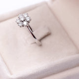 Vintage 14k white gold and brilliant-cut diamond flower ring (0,98ctw), 80s