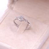 Anello vintage in oro bianco 9k con diamanti