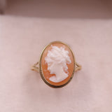 Anello vintage in oro giallo 18k con cammeo su conchiglia, anni '60