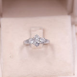 Anello vintage in platino 900 con 4 diamanti (1,05ctw)