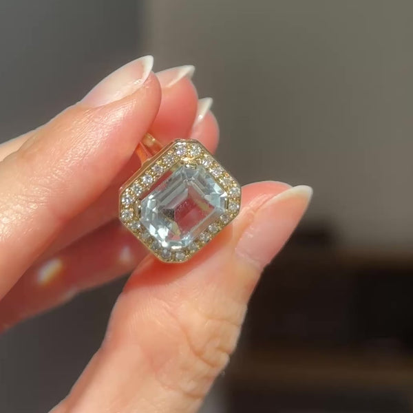 Anello a margherita vintage in oro giallo 14K con acquamarina e diamanti