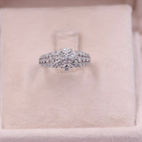 Anello vintage a fiore in platino 900 con diamanti (1ctw)