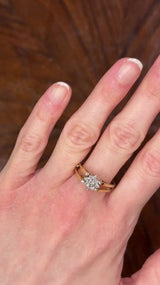 Raro anello girevole 2 in 1 in oro giallo e bianco 18K con smeraldo (0.30ct ca.) e diamanti di taglio brillante (0.20ctw ca.), anni ‘70/‘80