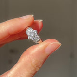 Anello a fiore vintage in platino con diamanti (0.76ctw), anni ‘80