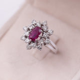 Anello vintage a fiore in oro bianco 14k con rubino (0,90ct) e diamanti (1,10ctw), anni '70