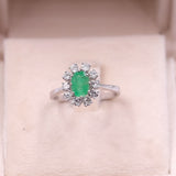 Anello vintage in oro bianco 14k con smeraldo (0,85ct) e diamanti (0,50ctw), anni '70