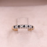 Anello vintage a veretta in oro giallo 9k con zaffiri e diamanti