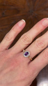 Anello a margherita vintage in oro giallo 9K con ametista (0.40ct ca.) e diamanti (0.16ctw ca.), anni ‘80/‘90