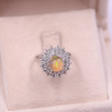 Anello vintage in platino 900 con opale di 1,97ct e diamanti per un totale di 1,08ct