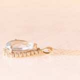 Vintage-Halskette mit Kette aus 9-karätigem Gelbgold und Anhänger aus 9-karätigem Gelb- und Weißgold mit blauem Topas (ca. 4.70 ct) und Diamanten