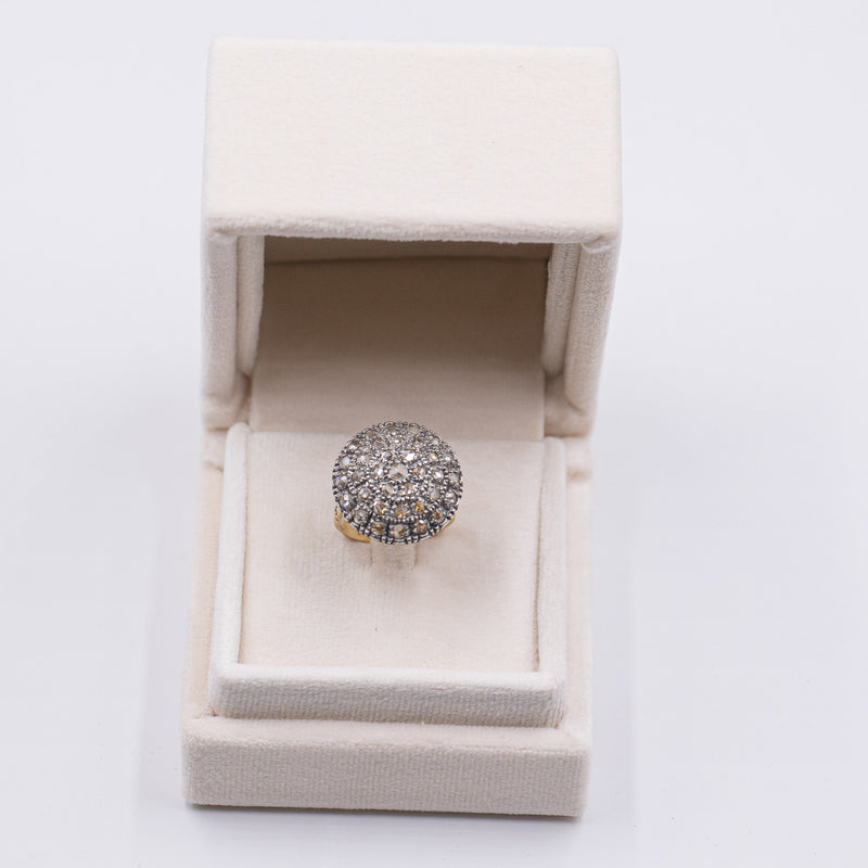 Anello vintage a "toppa" in oro giallo 18k e argento con diamanti taglio rosa, anni '50/'60