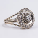 Старинное кольцо из белого золота 18 карат с бриллиантом (0.45 карата), 30-е/40-е годы