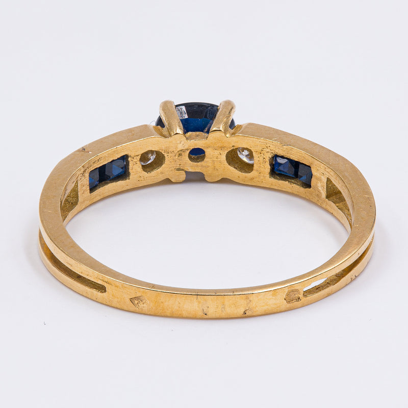 Anello vintage in oro giallo 18k con zaffiri e diamanti (0.10ct), anni '70