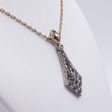 Collar Art Déco en oro y plata de 12 quilates con diamantes y zafiros, años 30