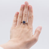 Vintage 14K gold daisy ring with sapphire (approx.1ct) and diamonds (approx.0.80ct), 50s
