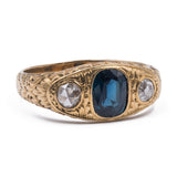 Antique men's ring in 18k gold with central sapphire and side diamonds, early 900s