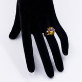 Винтажное коктейльное кольцо из желтого золота 18 карат с синтетическим оранжевым сапфиром, 70-е гг.