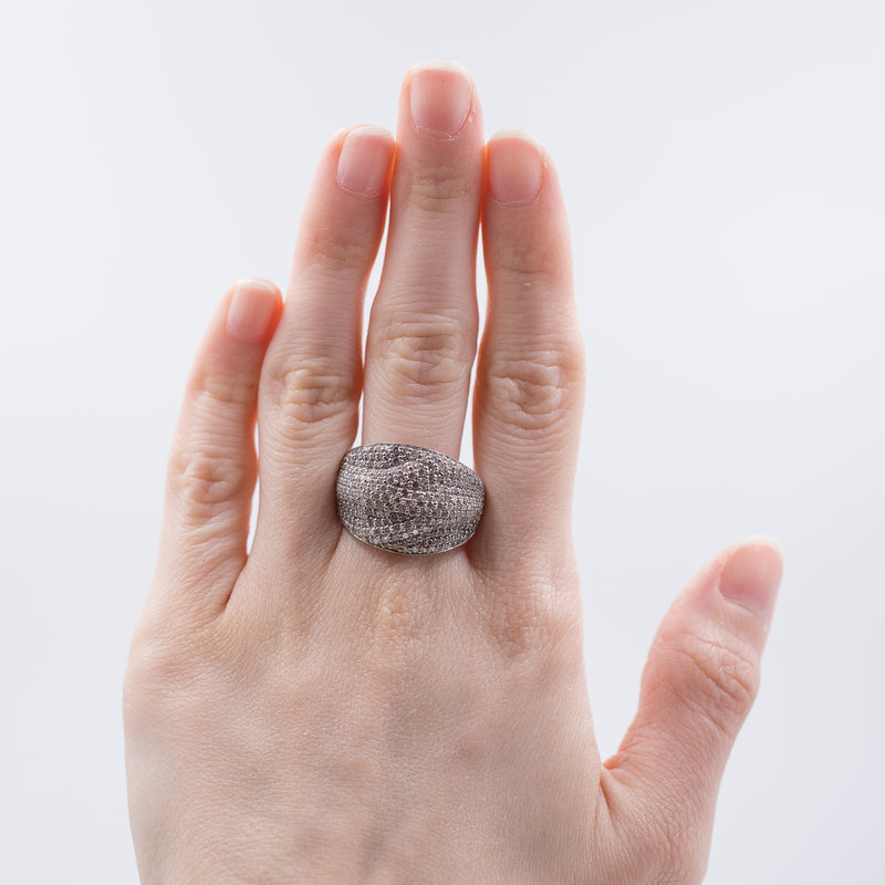 14k white gold ring with pavé diamonds, 1980s