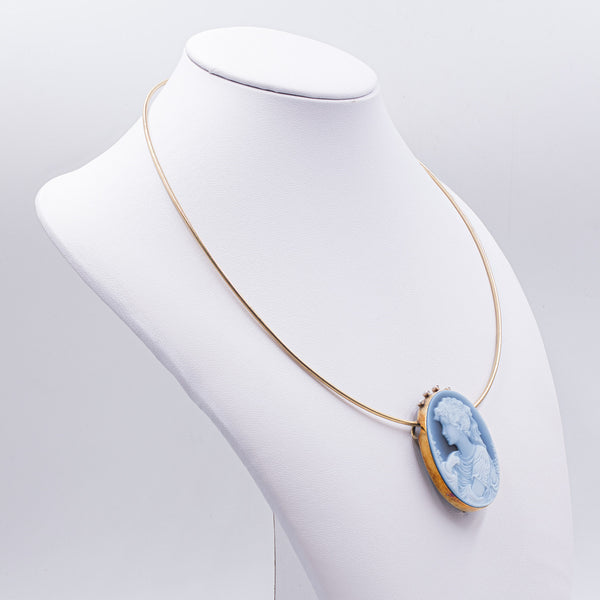 Vintage yellow gold necklace with cameo on blue agate, 1980s